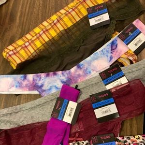 7 pairs of ladies plus size thongs by no boundaries, size xxxL/3XG, (21)